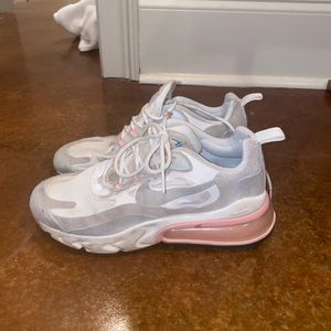 Nike Air Max 270